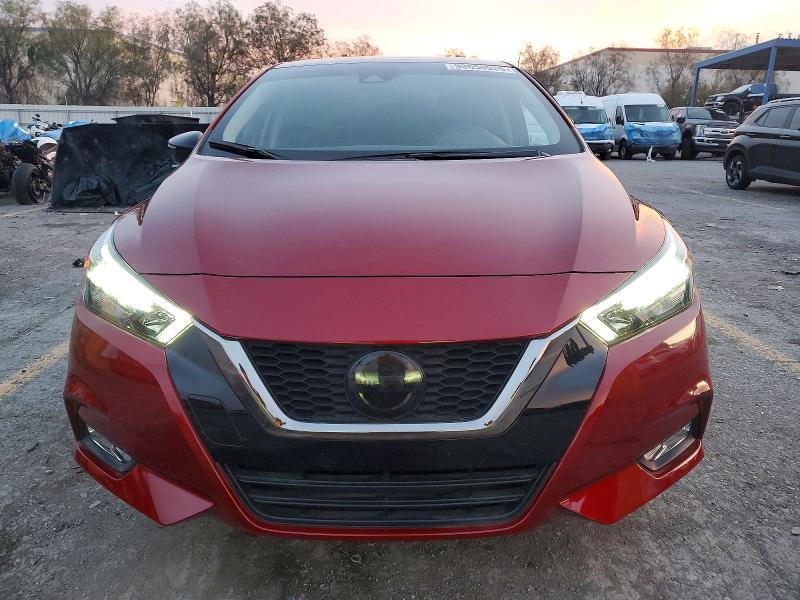 2021 Nissan Versa sr