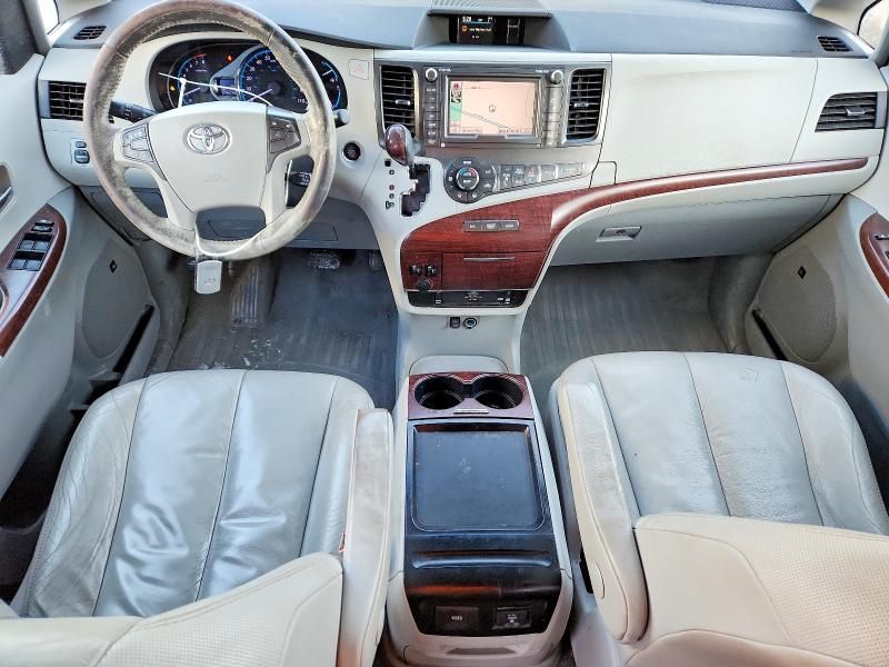 2011 Toyota Sienna xle