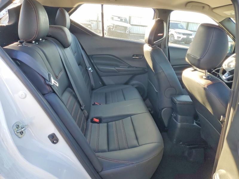 2020 Nissan Kicks sr