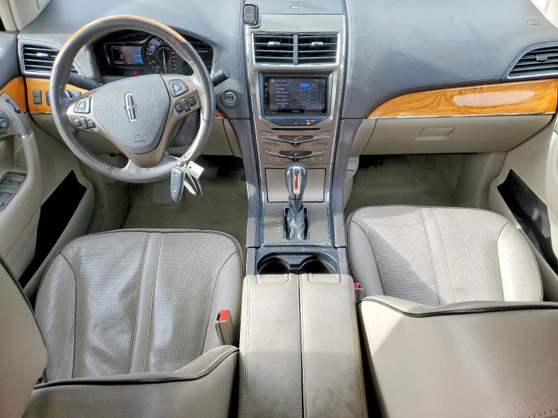 2011 Lincoln Townhouse MKX