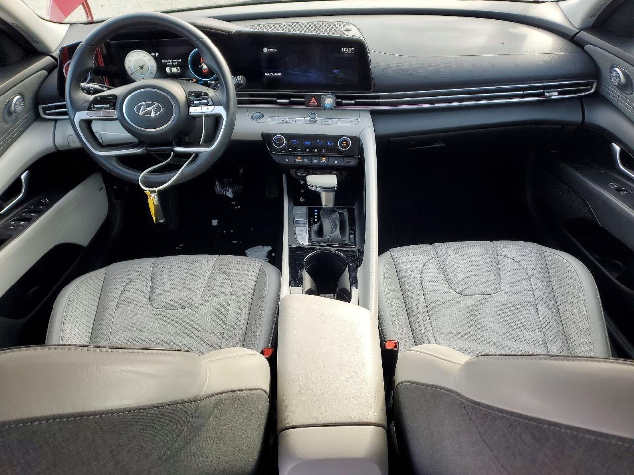 2022 Hyundai Elantra Limited
