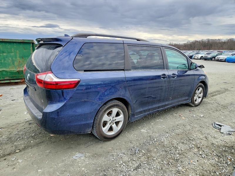2018 Toyota Sienna le