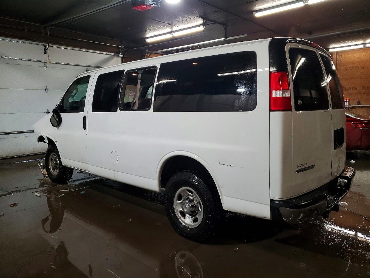 2020 Chevrolet Express G2500 LT