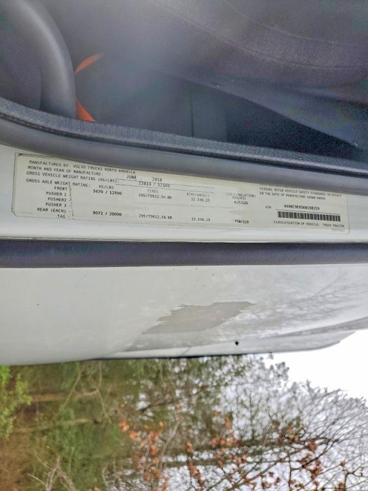 2019 Volvo VNL Semi Truck