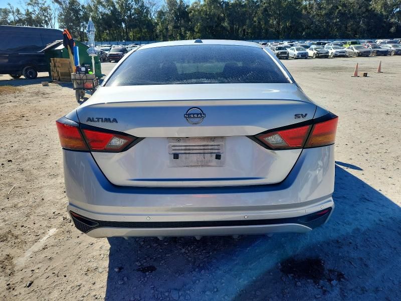 2023 Nissan Altima sv