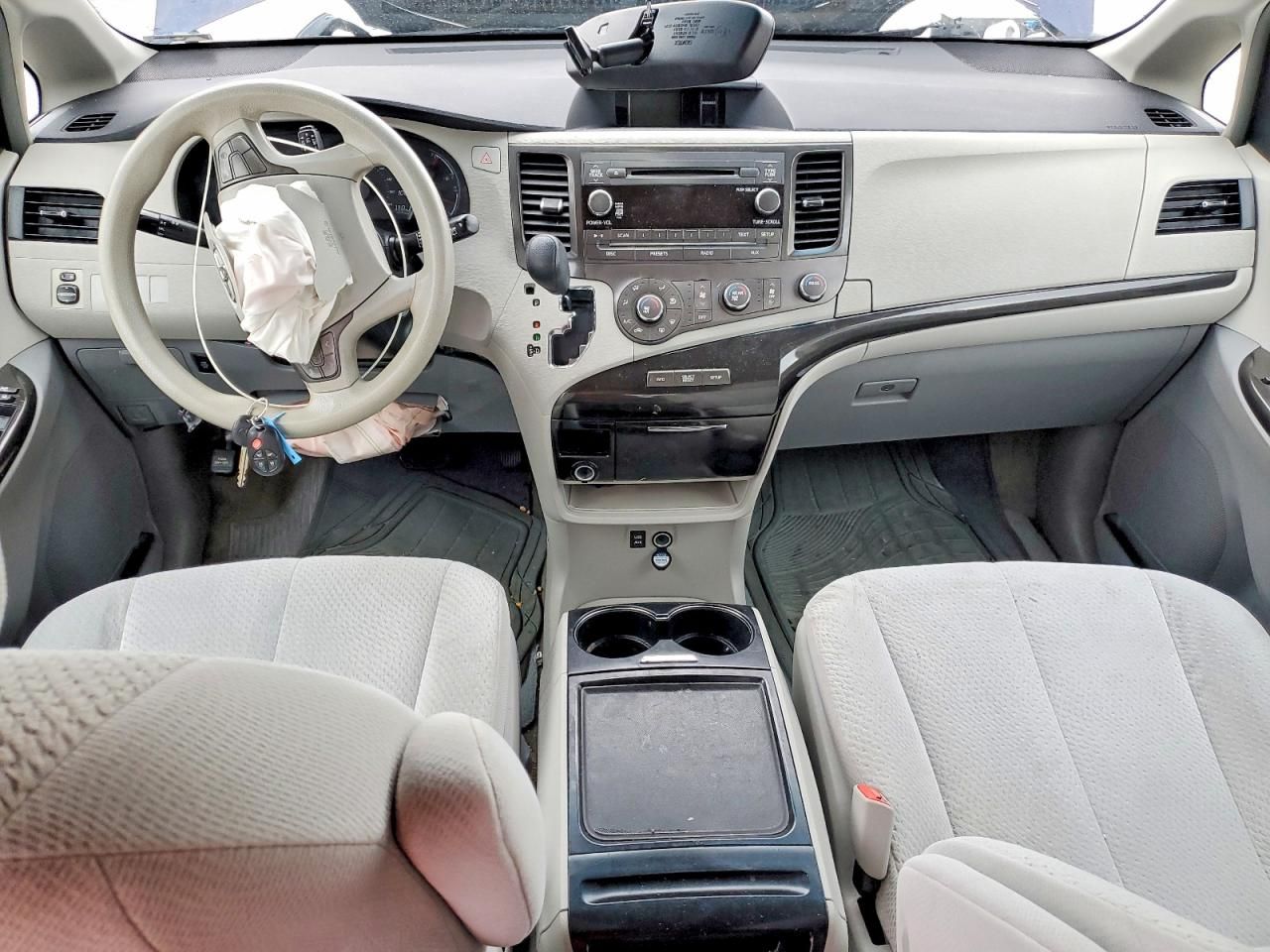 2012 Toyota Sienna le