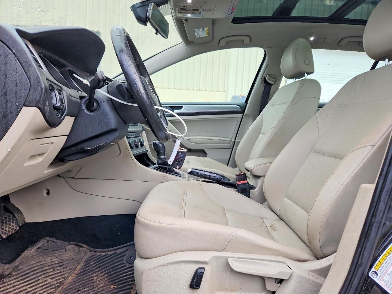 2017 Volkswagen Golf Sportwagen s