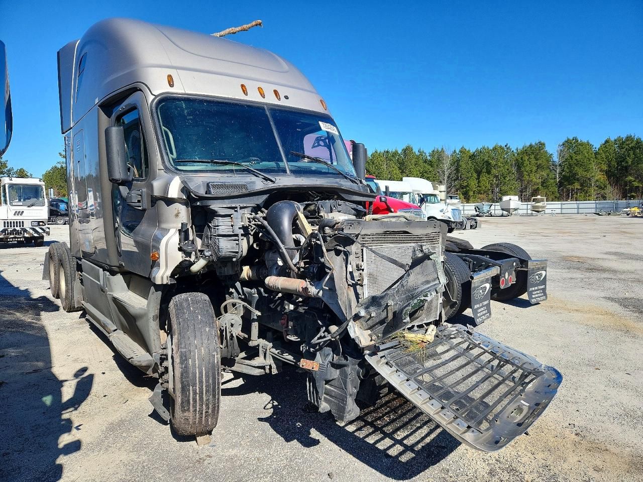 2018 Freightliner Cascadia 125 Semi Truck