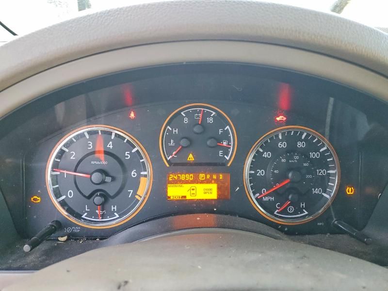 2014 Nissan Armada sv