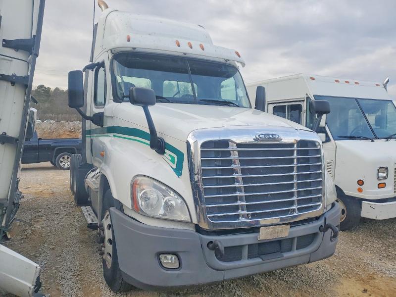 2016 Freightliner Cascadia 125 Semi Truck