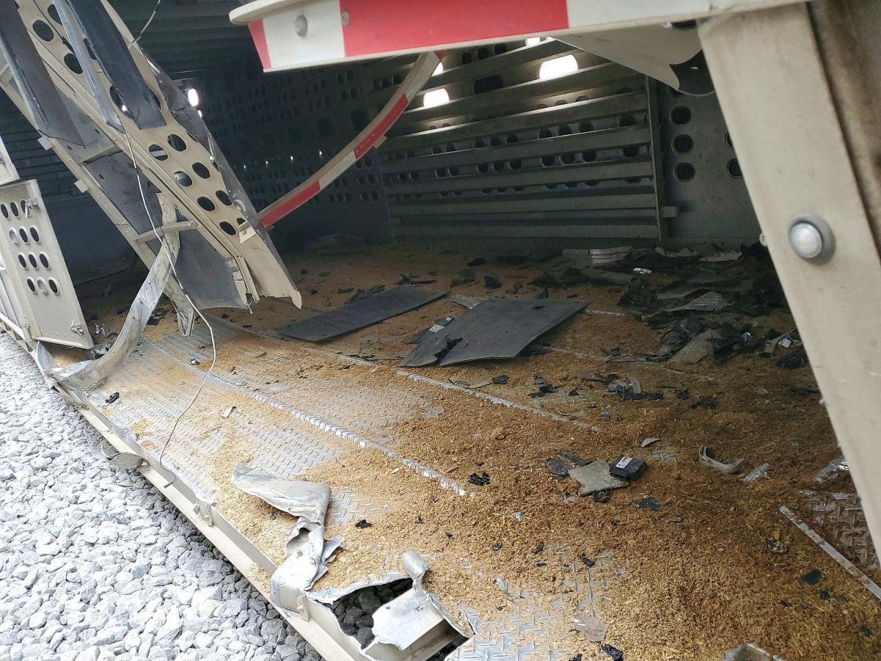 2025 EBY Ltrailer-Livestock Trailer