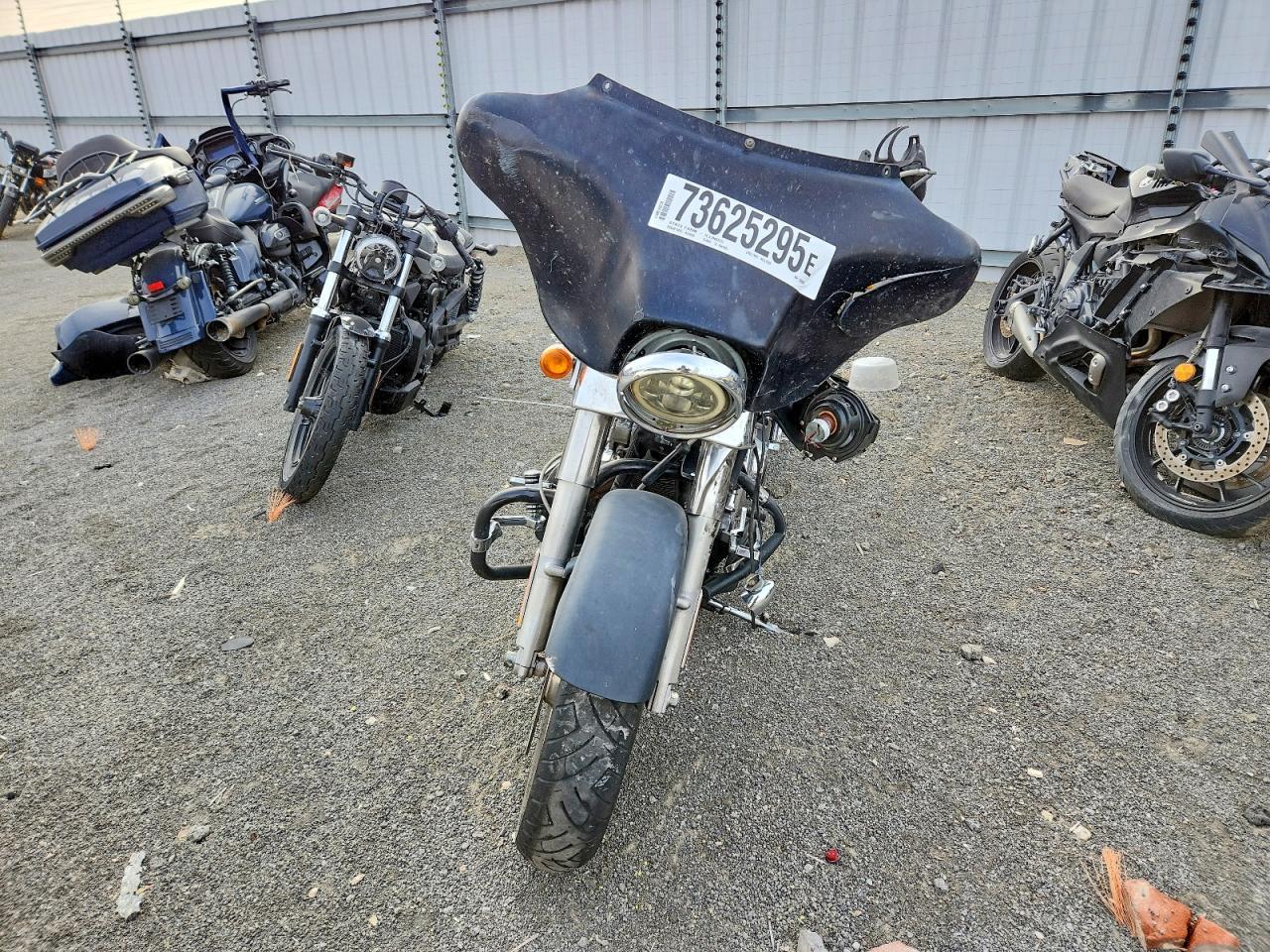 2011 Harley-Davidson Flhx