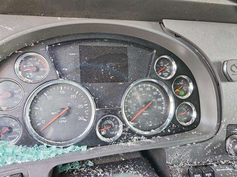 2020 Kenworth Construction W990