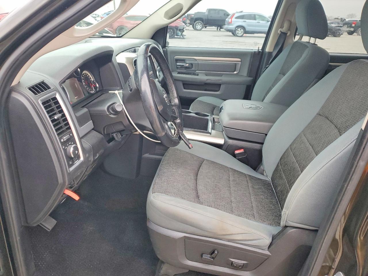 2013 Dodge Ram 1500 slt