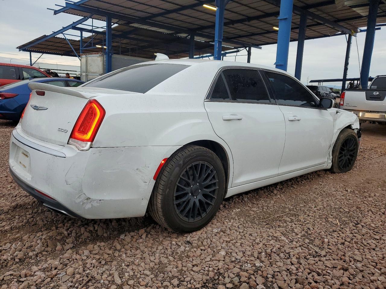 2017 Chrysler 300 Limited