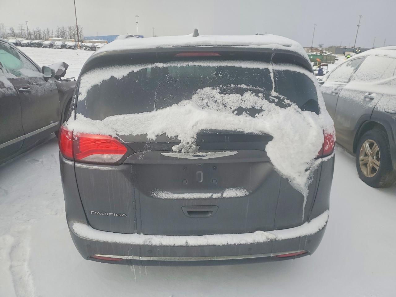 2018 Chrysler Pacifica Touring l