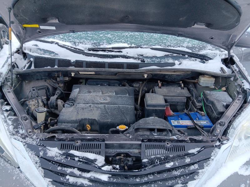 2011 Toyota Sienna le