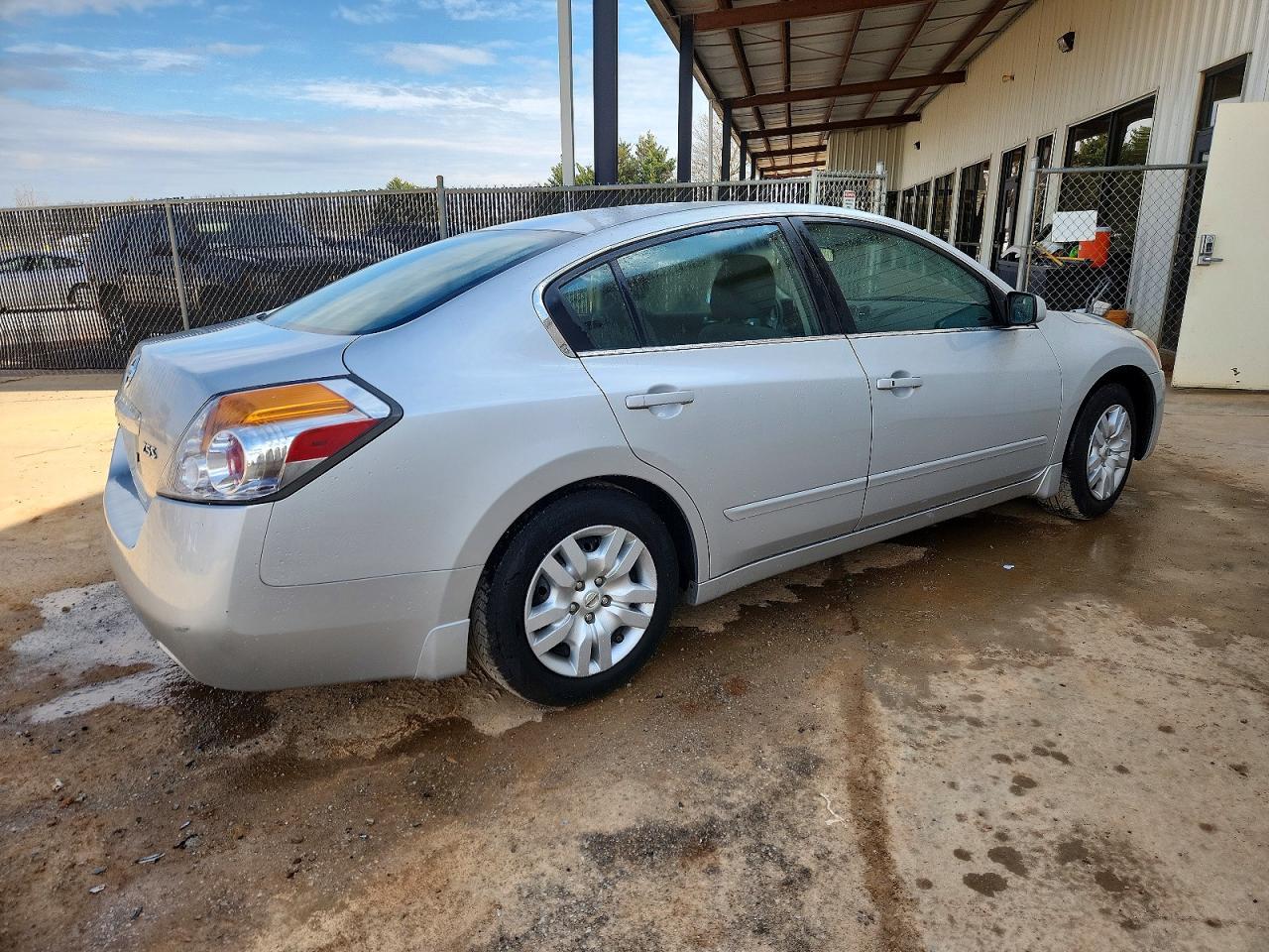 2011 Nissan Altima Base