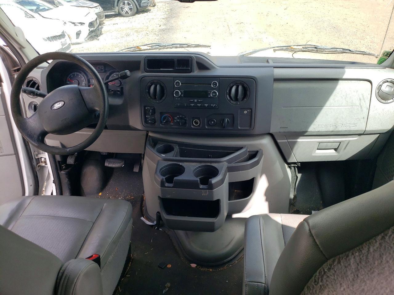 2011 Ford Econoline E350 Super Duty Wagon
