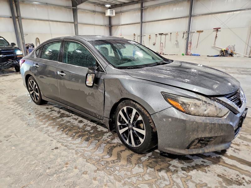 2017 Niss Altima 2.5 sr