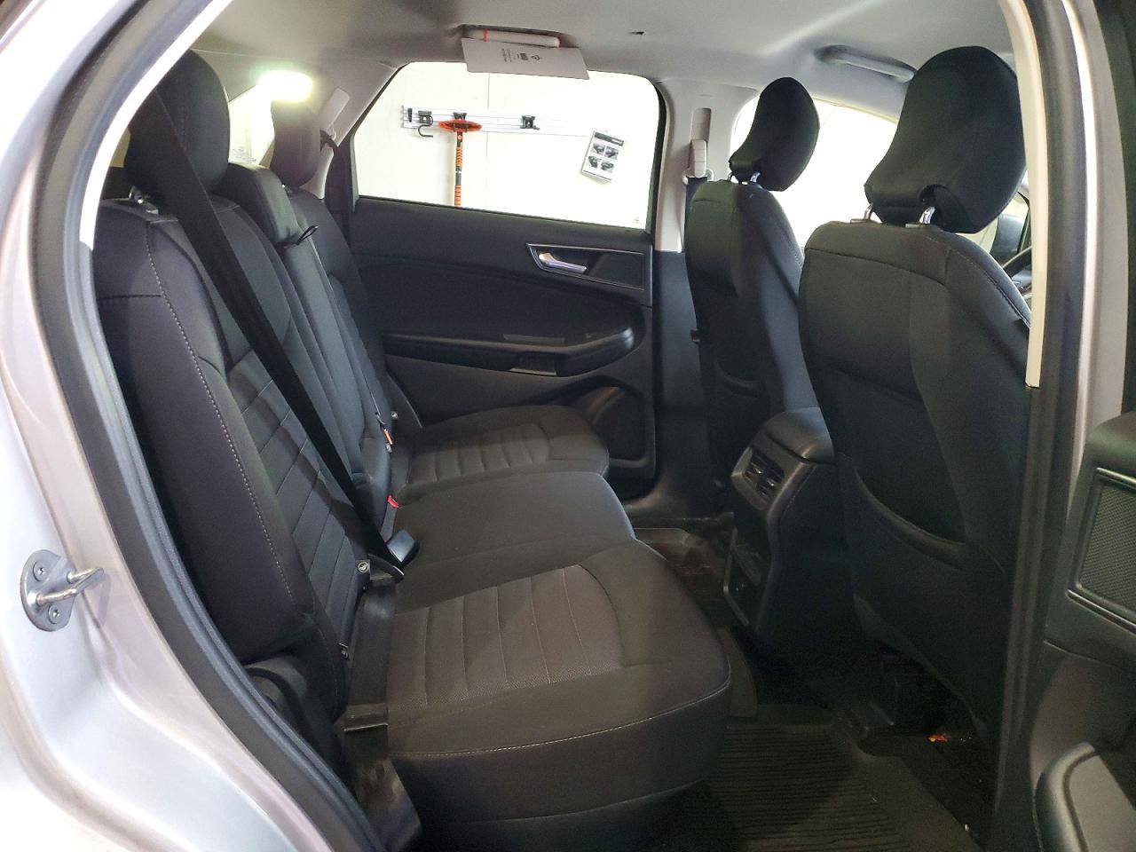2017 Ford Edge se