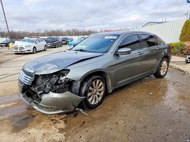 2013 Chrysler 200 Touring