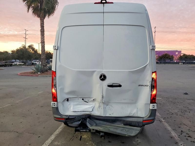 2020 Mercedes-Benz 2020 Mercedes Benz Sprinter 2500 Delivery van