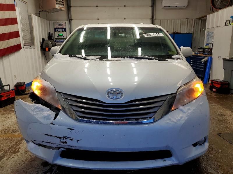 2015 Toyota Sienna xle