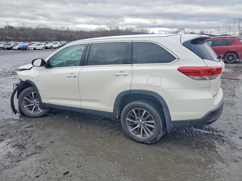 2019 Toyota Highlander se