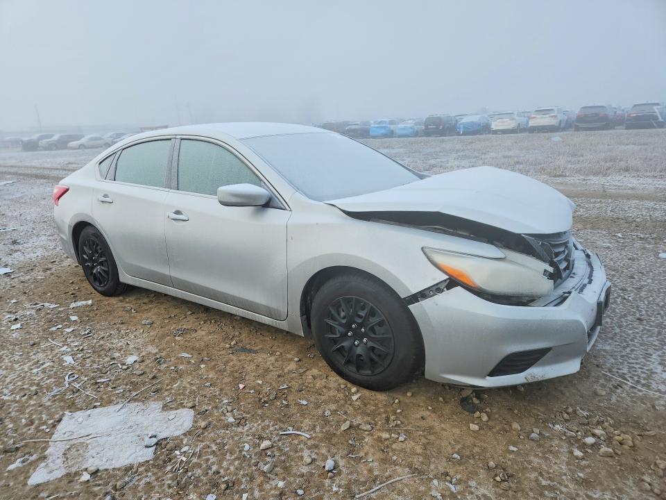 2016 Niss Altima 2.5 s