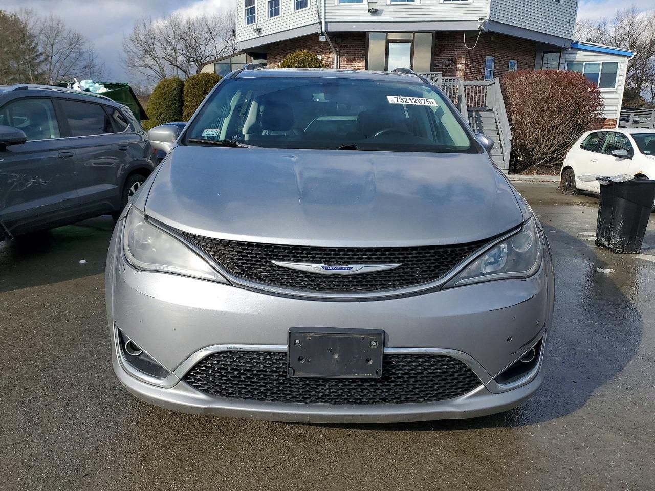 2020 Chrysler Pacifica Touring l