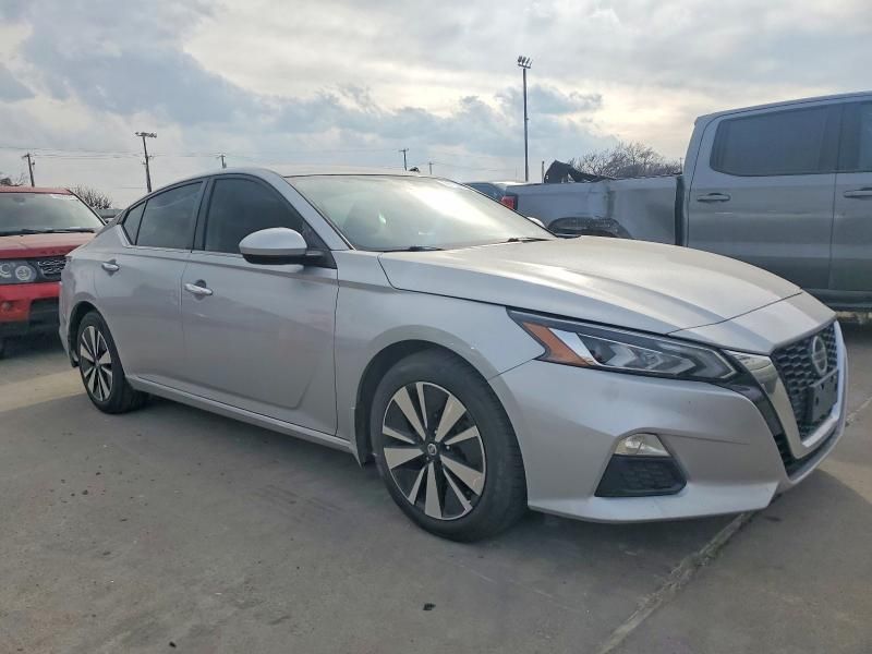 2021 Nissan Altima sv