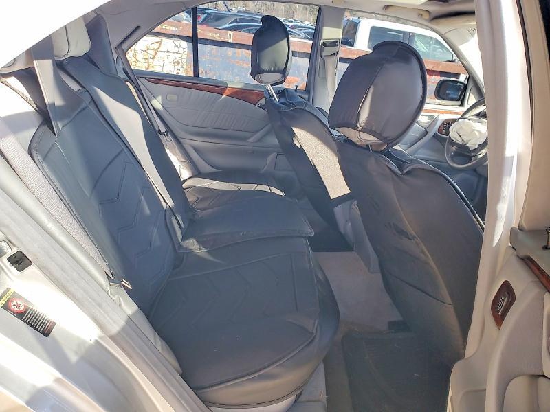 2001 Mercedes-Benz E 320