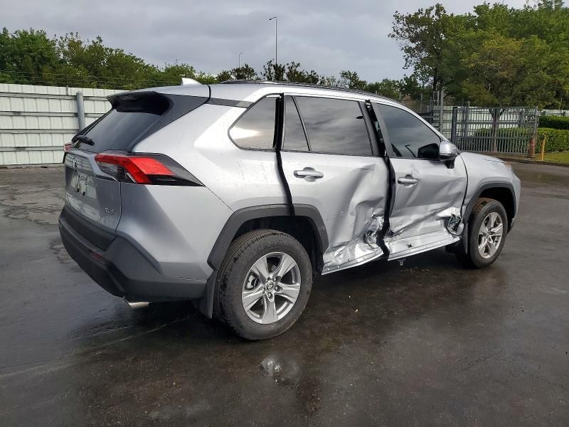 2025 Toyota Rav4 xle