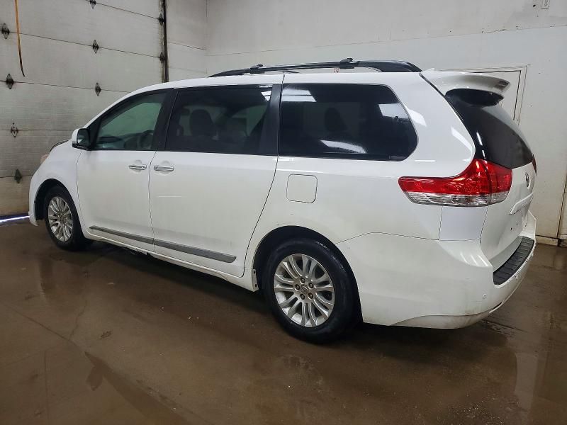 2011 Toyota Sienna xle