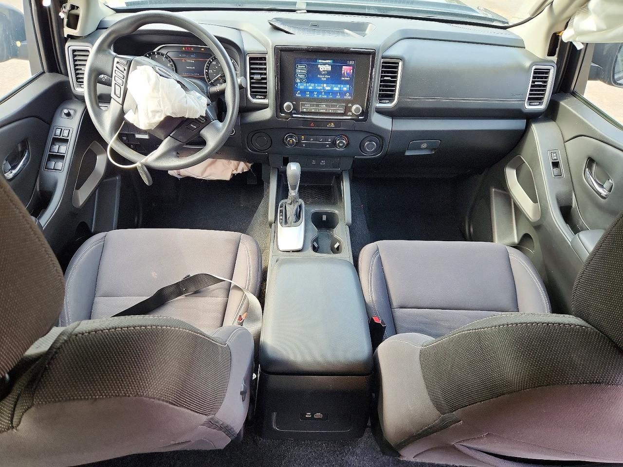 2022 Nissan Frontier s