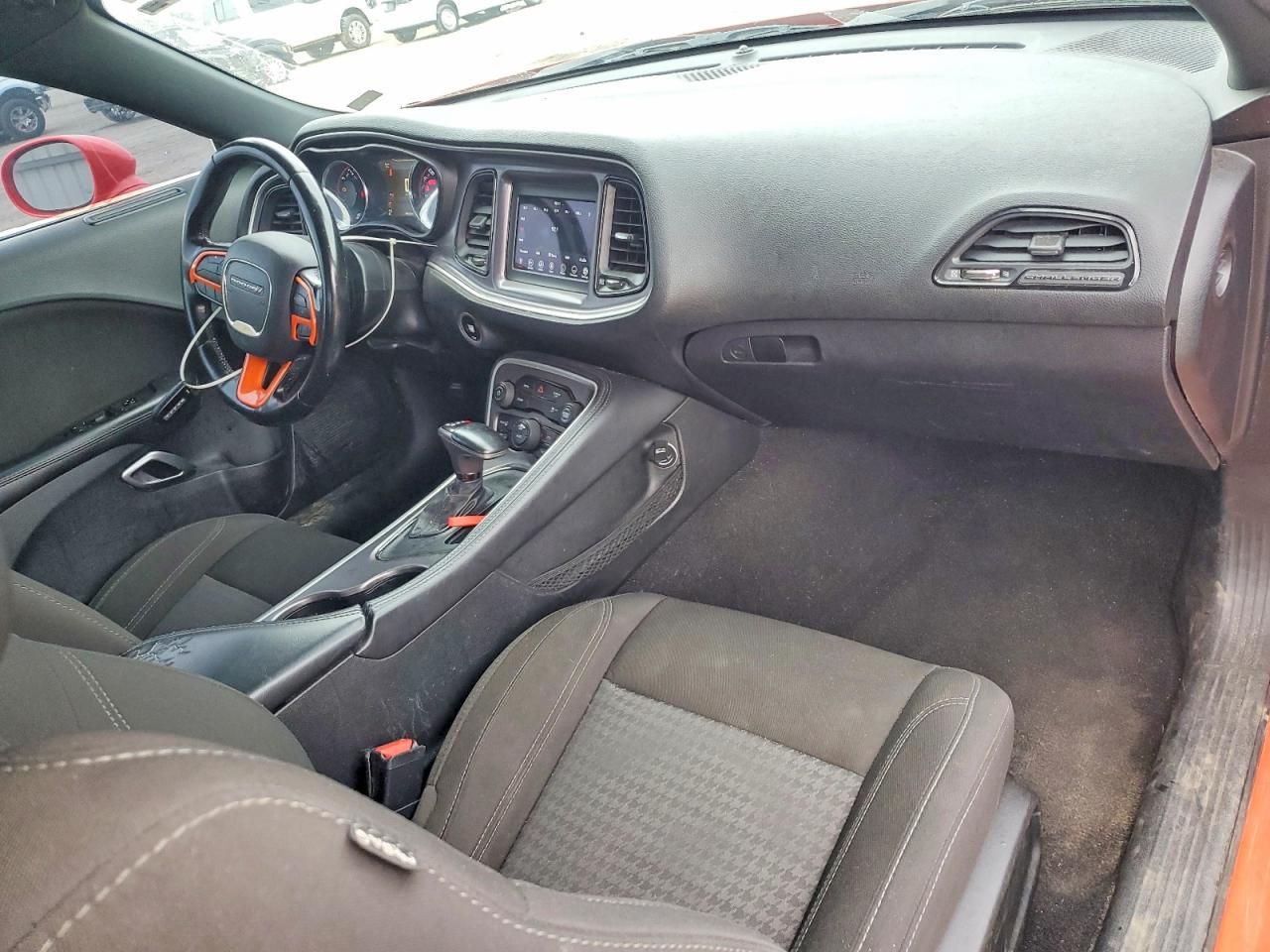 2020 Dodge Challenger sxt