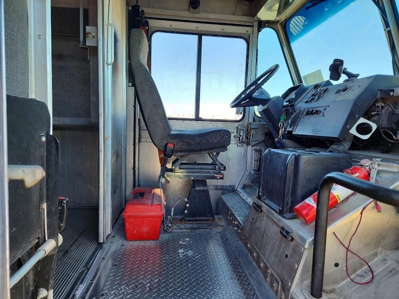 2021 Freightliner Chassis m Line Walk-in van