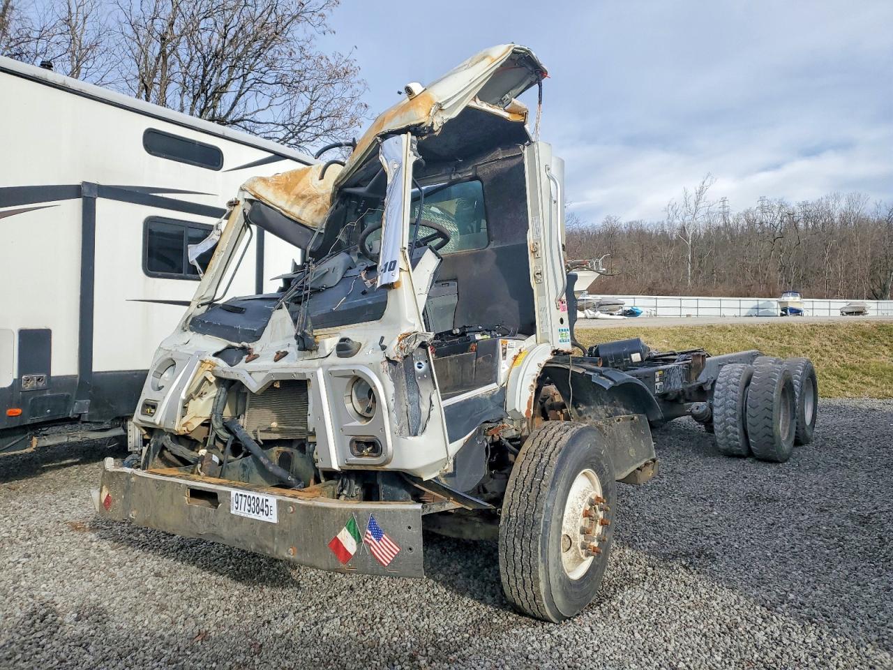 2018 Mack MRU613 Truck Cab AND Chassis
