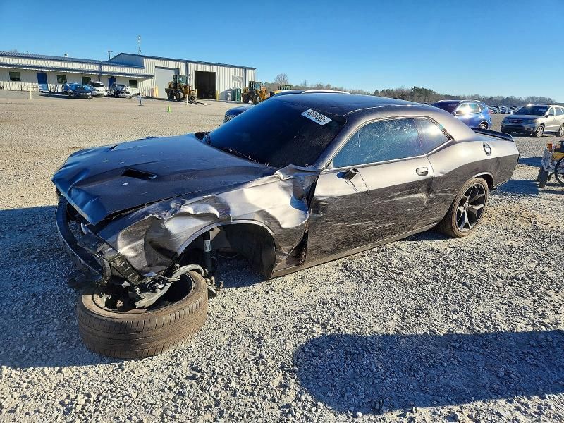 2020 Dodge Challenger sxt