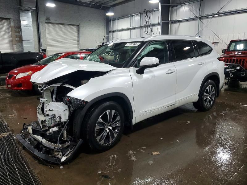 2022 Toyota Highlander xle