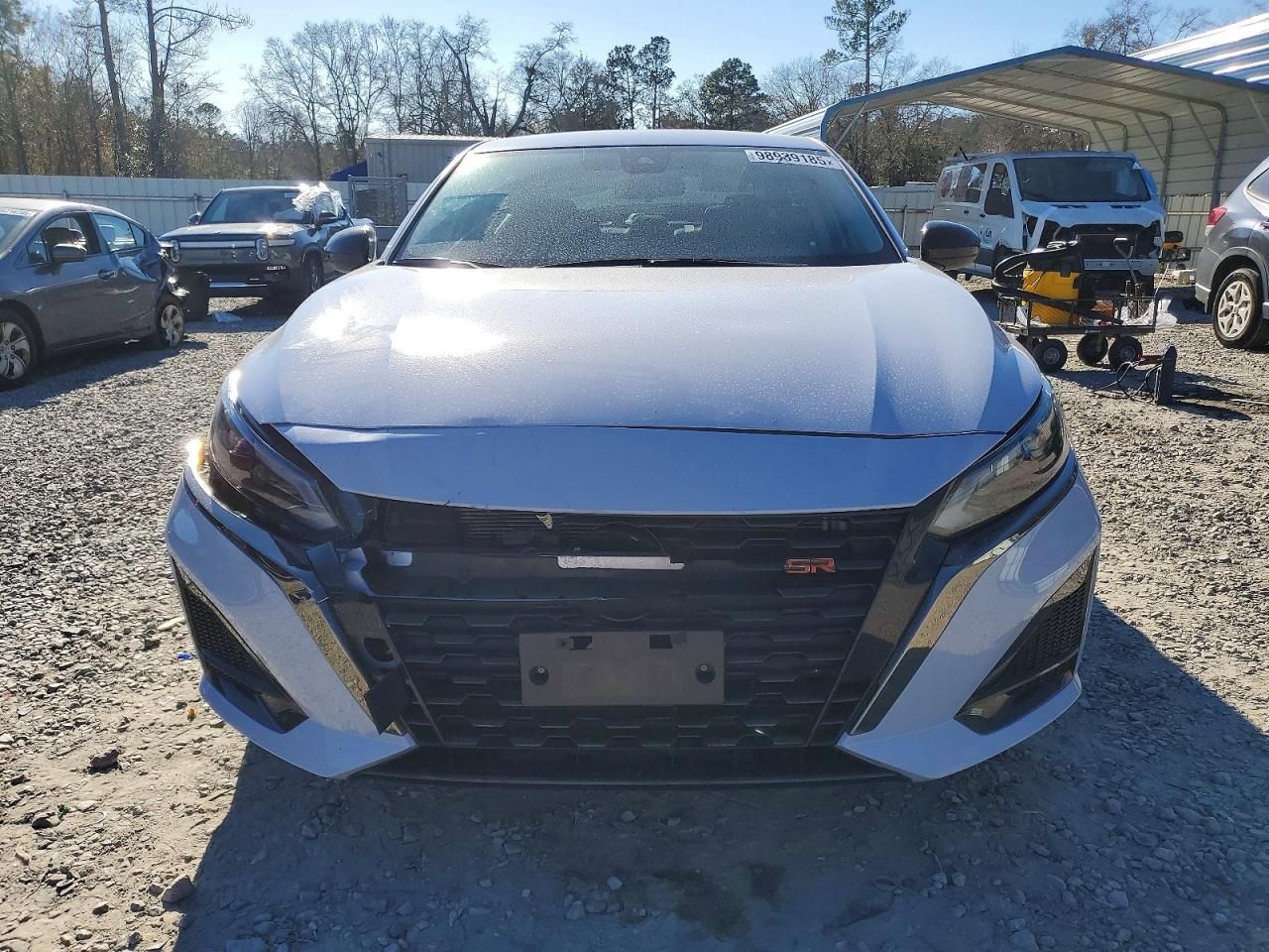 2024 Nissan Altima sr