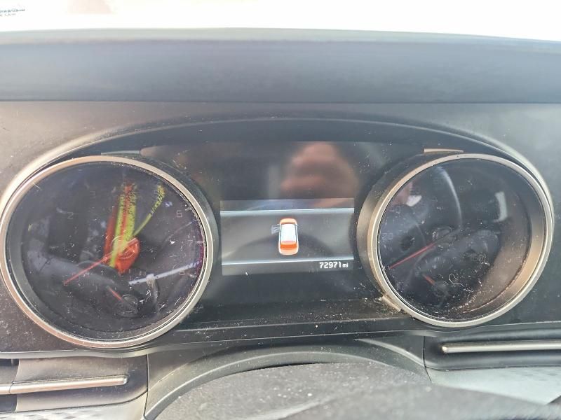 2022 KIA Carnival lx