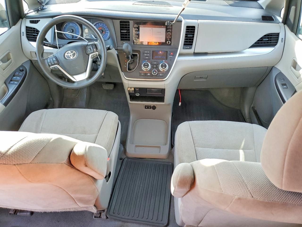 2020 Toyota Sienna l