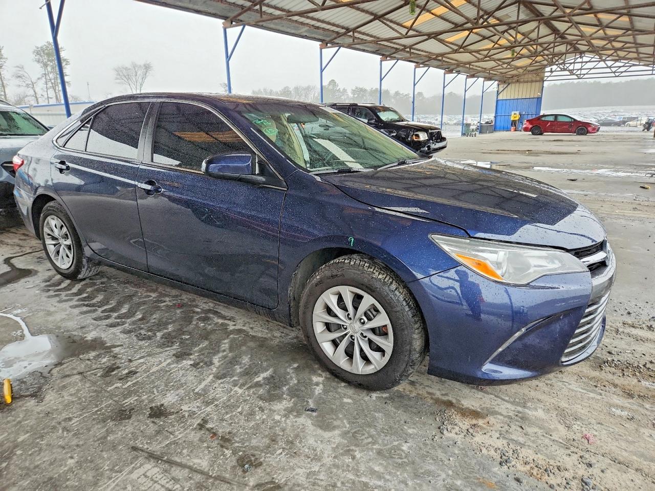 2016 Toyota Camry le