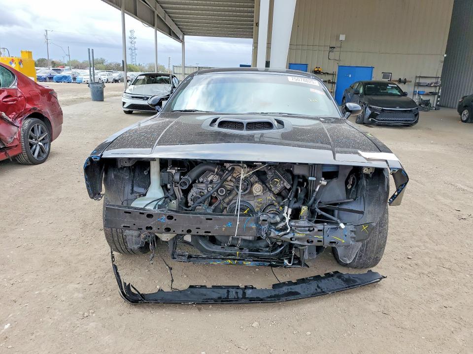 2021 Dodge Challenger r