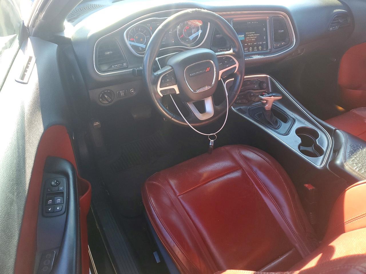 2015 Dodge Challenger sxt Plus