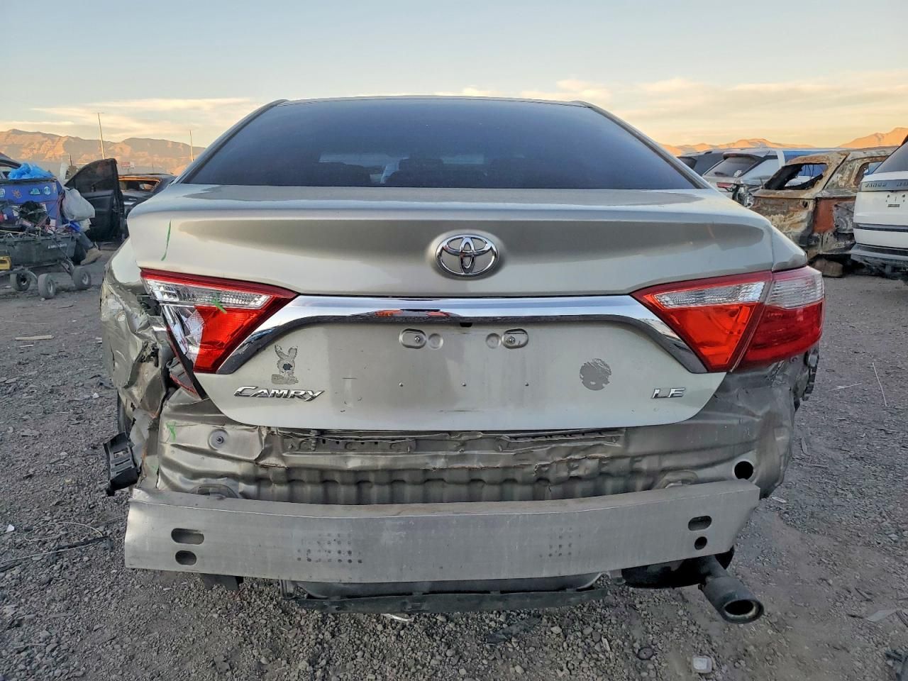 2016 Toyota Camry le