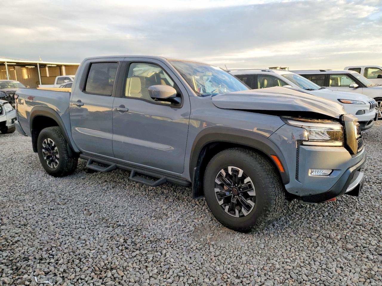 2023 Nissan Frontier s