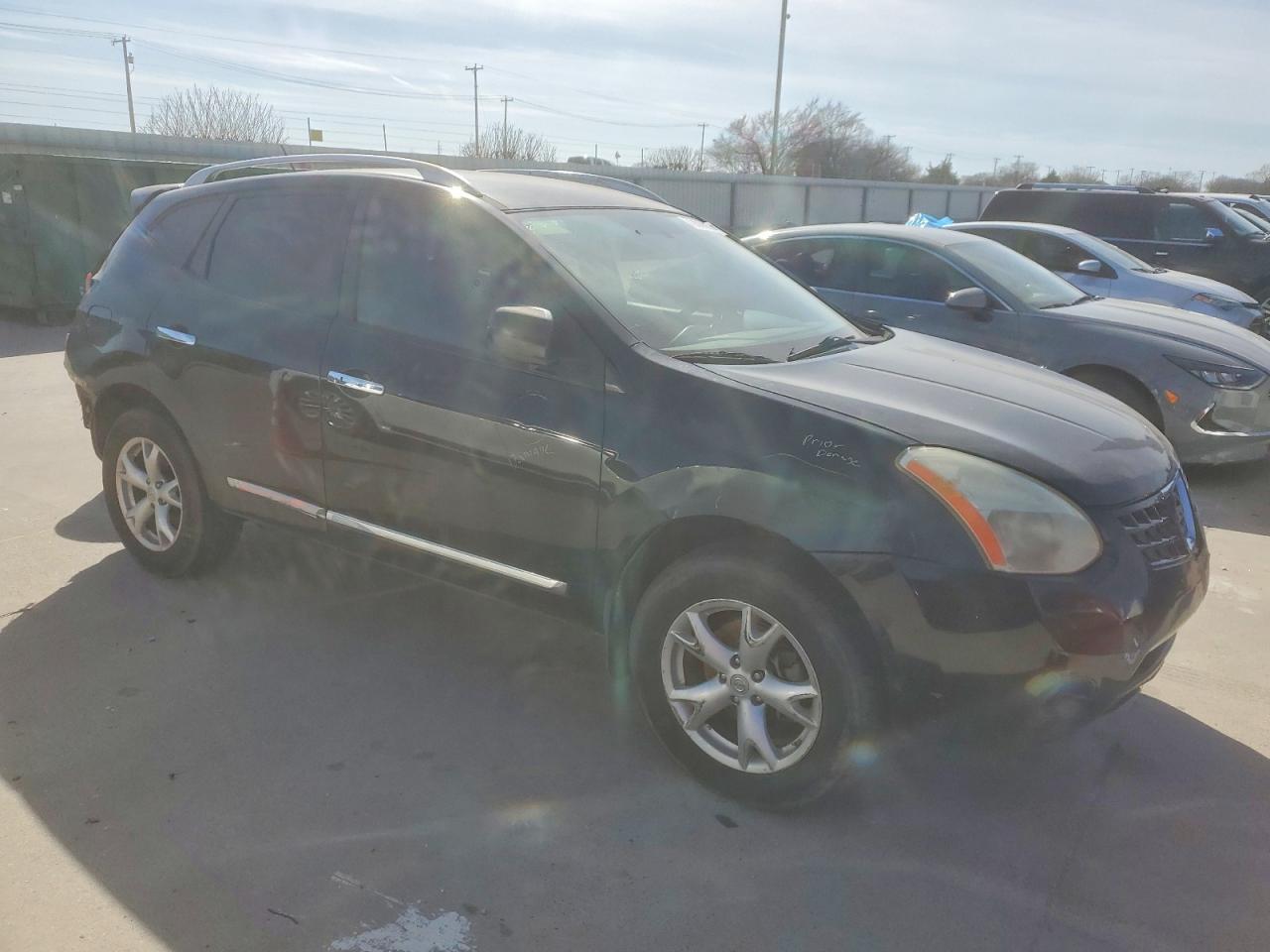 2011 Nissan Rogue s